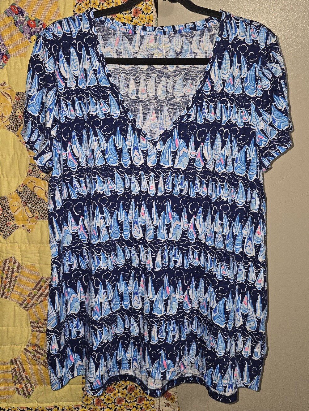 Lilly Pulitzer Etta V-Neck Tee in Low Tide Navy